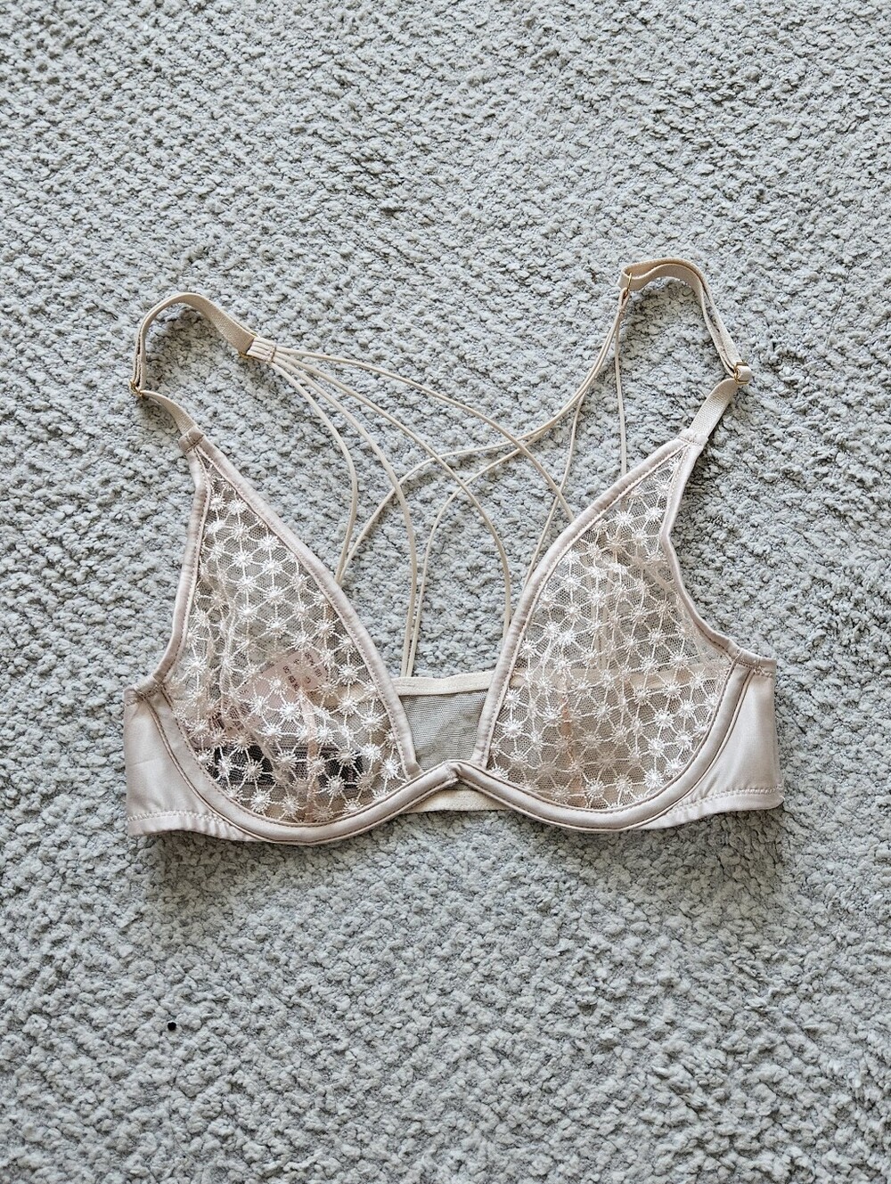 VICTORIA'S SECRET Nude Unlined Plunge Bra Lace Strappy 32A NWT